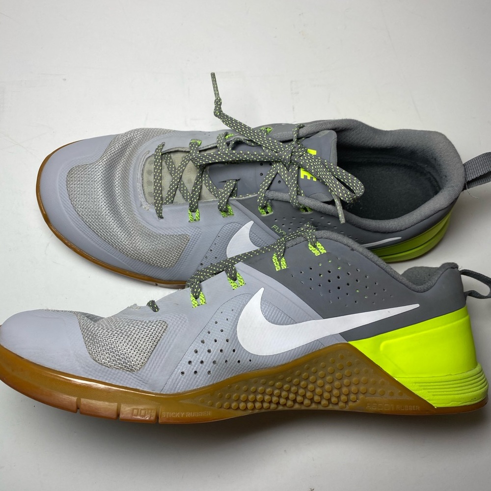 EUC Nike Metcon 1 Men US 12 Wolf Grey Volt Cool Grey Running Shoes 704688-017 C6 - Picture 3 of 8